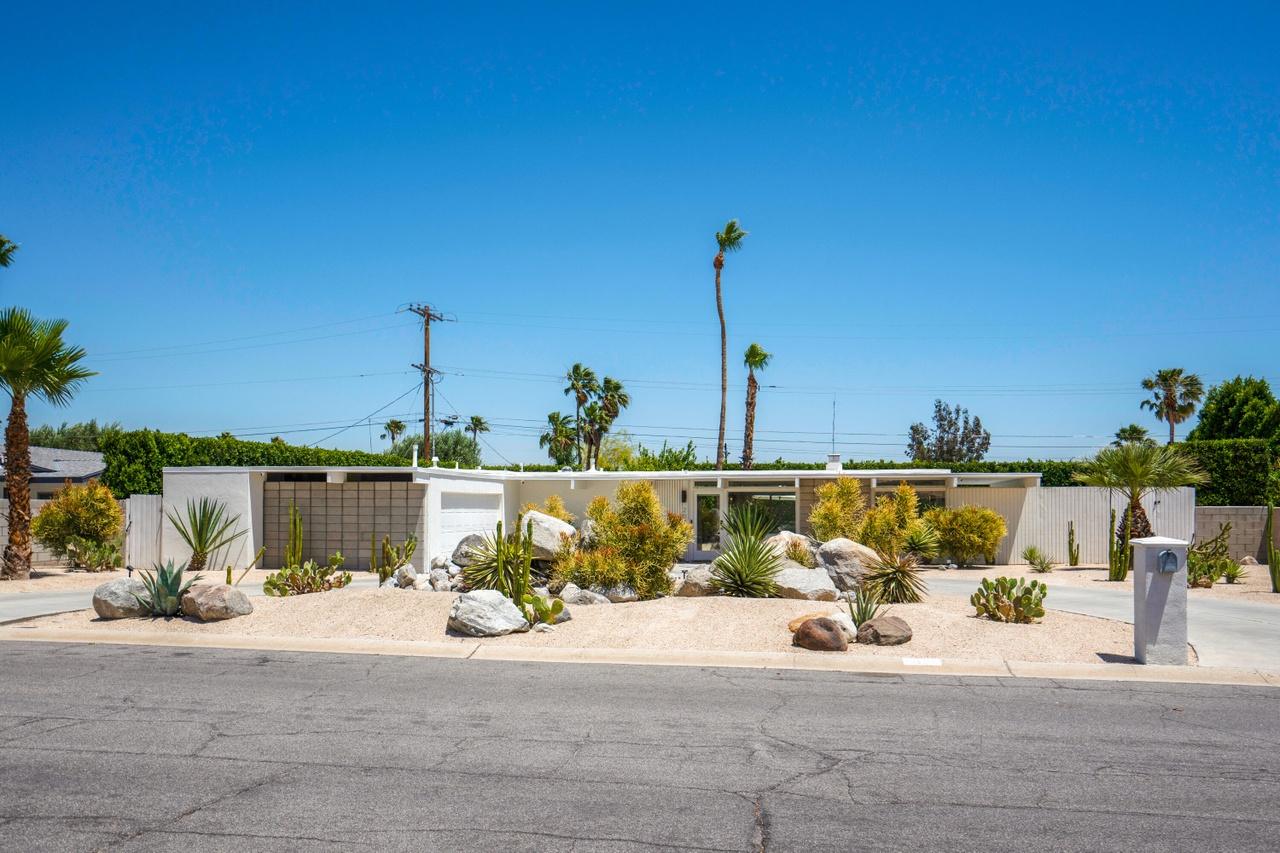 2070 E Nicola Rd., Palm Springs, CA