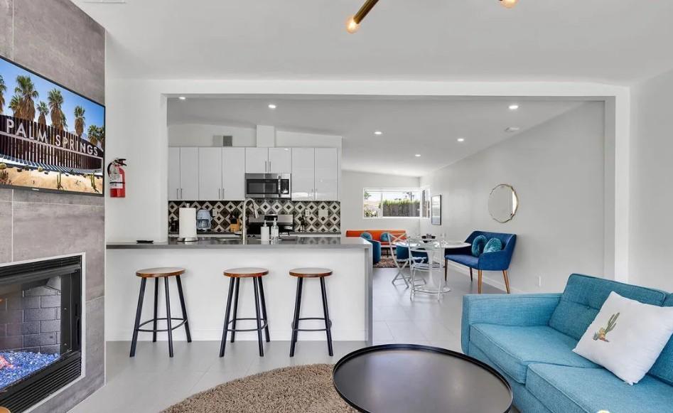 587 N Calle Marcus, Palm Springs